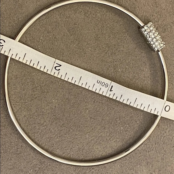 Lia Sophia "Treasure Trove" Set of 3 w/Cut Crystals Bangle Bracelet Silver Tone - Picture 3 of 3